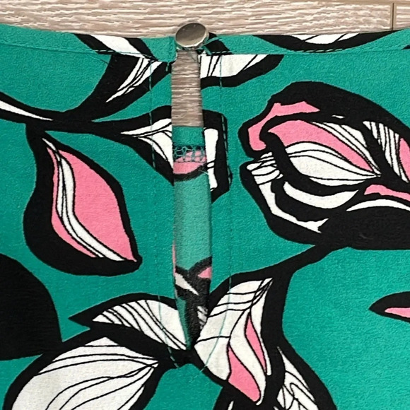NWOT Apt. 9 3/4 Bell Sleeve Blouse Green Floral Print S - Picture 15 of 15